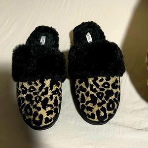 Gianni Bini Slippers